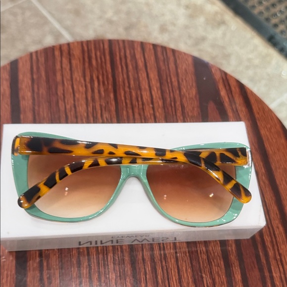 Unique Vintage Tortoise Shell Sunglasses‎ main image 8